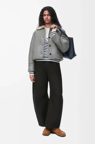 Chaqueta de piel de oveja gris