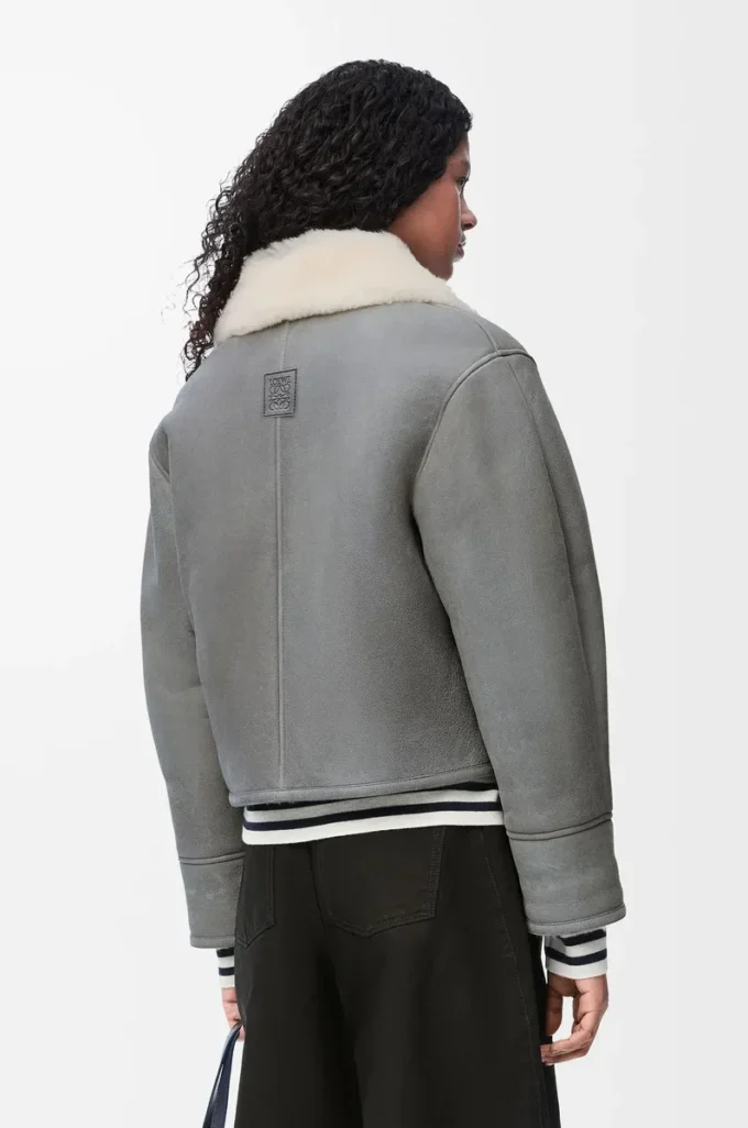 Chaqueta de piel de oveja gris Chaqueta de piel de oveja gris