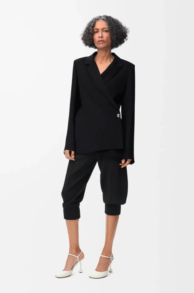 Chaqueta en mezcla de viscosa elástica negra Chaqueta en mezcla de viscosa elástica negra