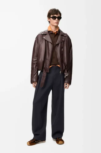 Chaqueta motera abullonada en piel de cordero napa Marrón oscuro Chaqueta motera abullonada en piel de cordero napa Marrón oscuro