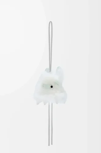 Charm Snow Bunny en piel de oveja Blanca