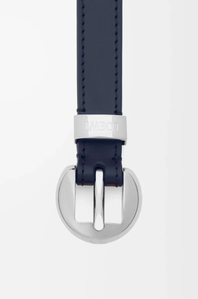 Cinturón Pebble de piel de becerro lisa Deep Navy/Palladium