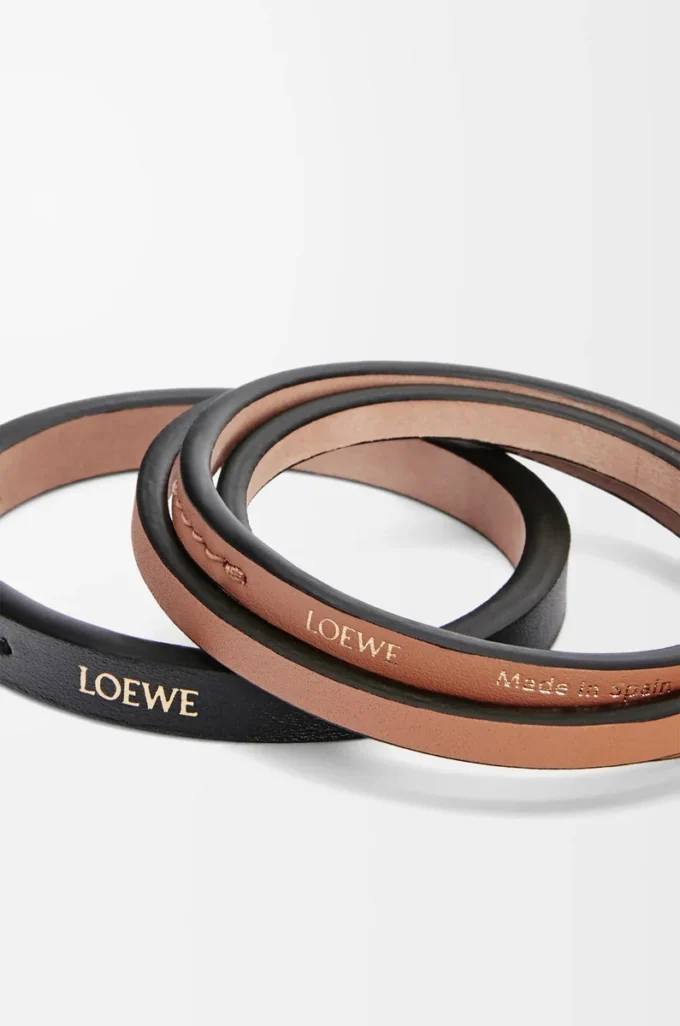 Conjunto de dos brazaletes en piel de becerro clásica Black/Tan Conjunto de dos brazaletes en piel de becerro clásica Black/Tan