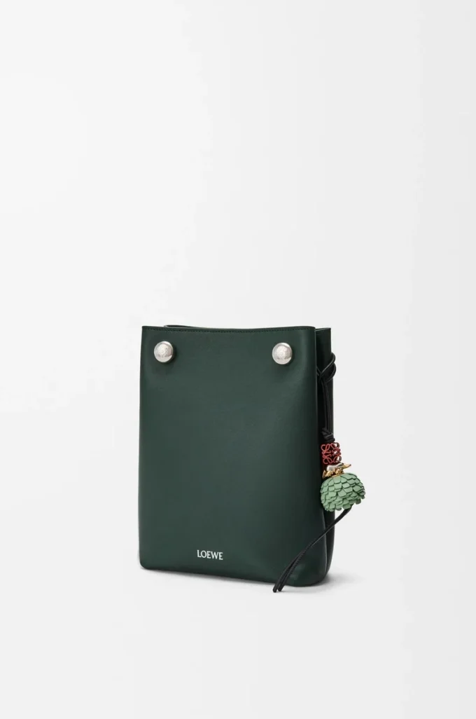 Dados con motivos florales en piel de becerro clásica verde menta Dados con motivos florales en piel de becerro clásica verde menta