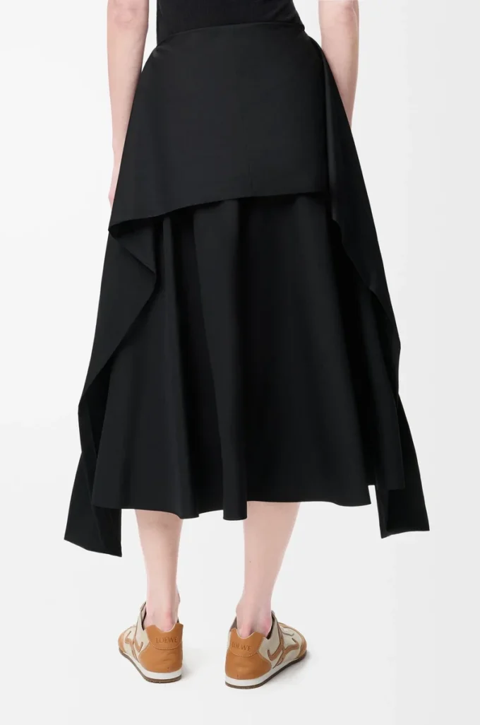 Falda cruzada de algodón negro