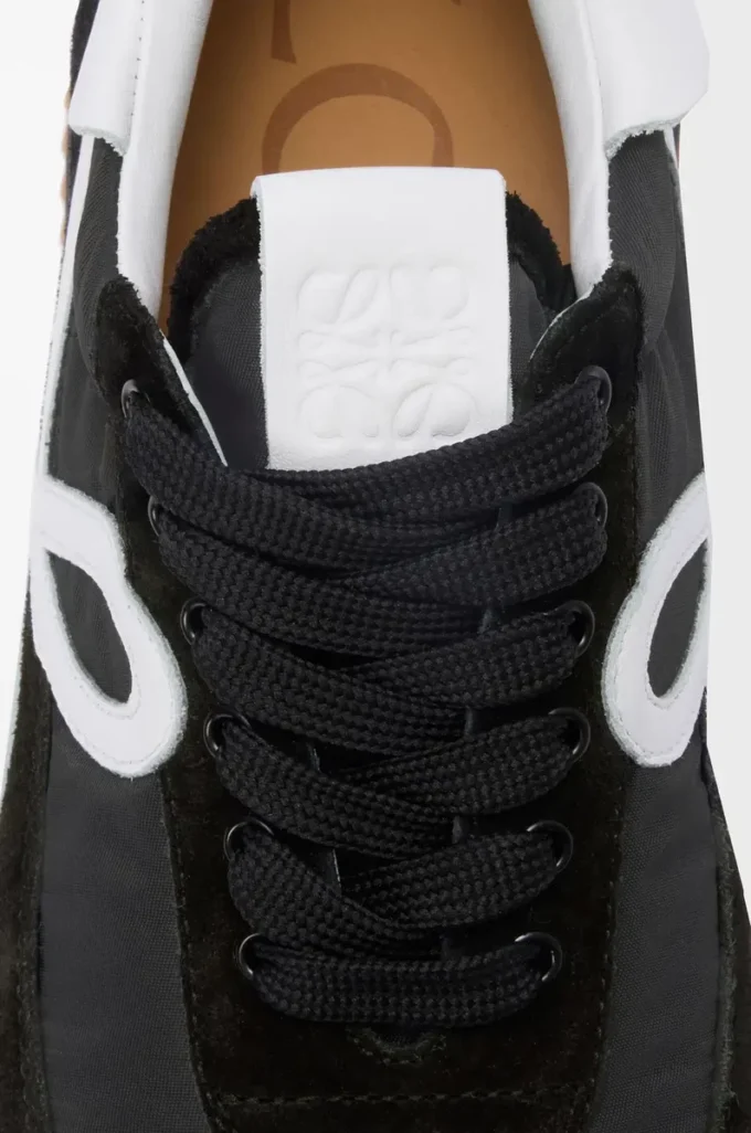 Flow Runner en nylon y ante Negro/Blanco
