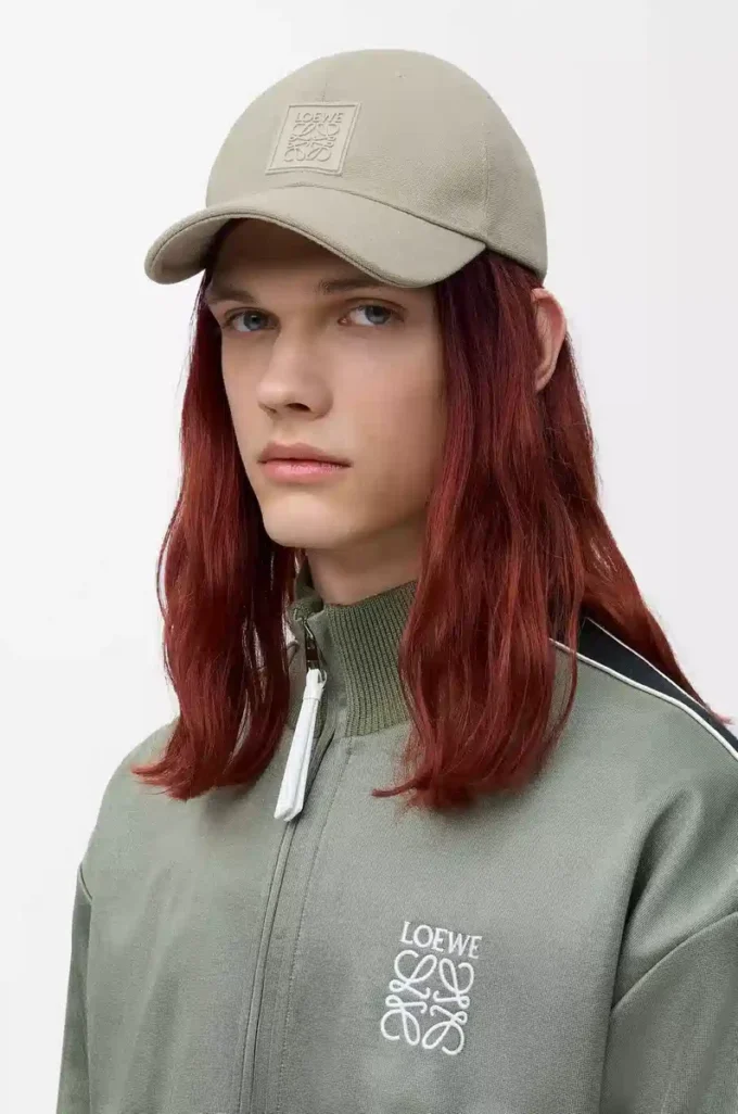 Gorra con parche en lona Shell Grey