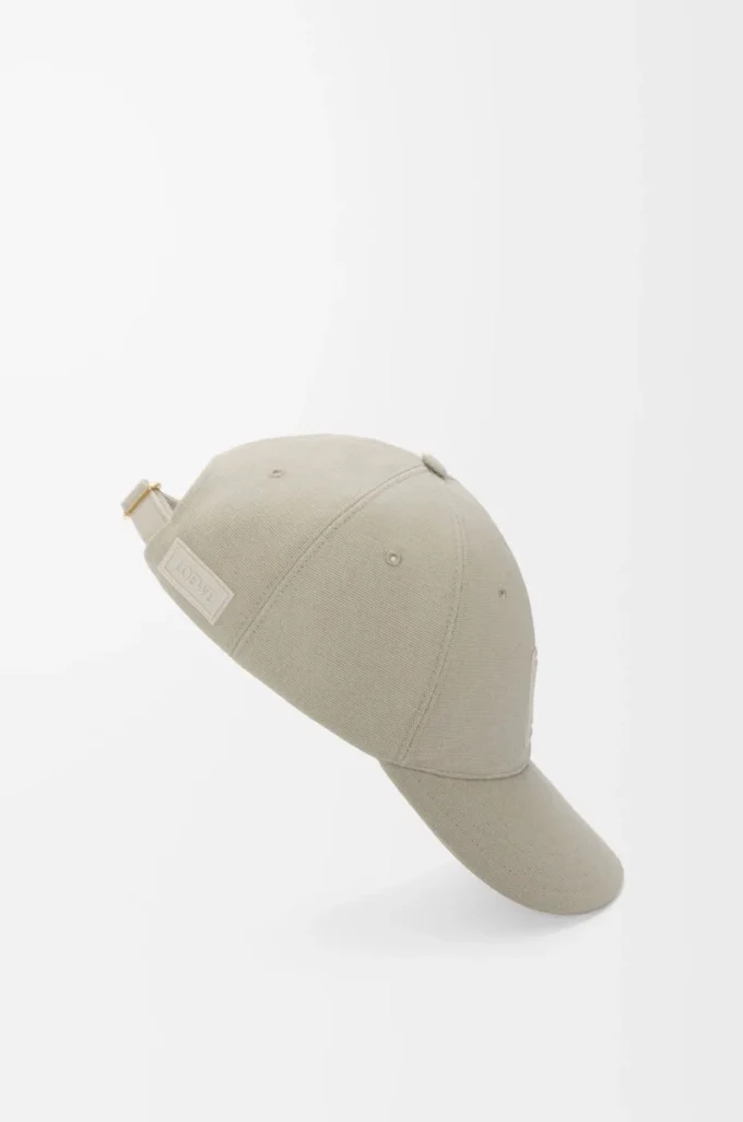Gorra con parche en lona Shell Grey