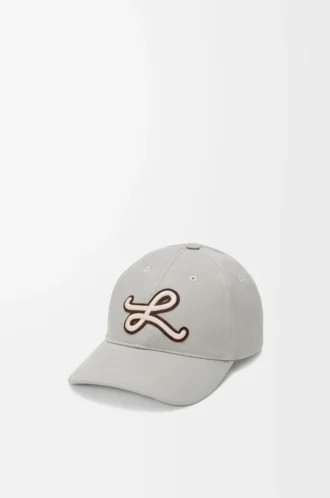 Gorra con parche L de algodón gris concha
