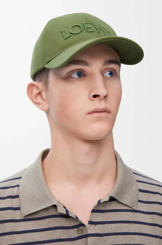 Gorra LOEWE de lona verde salvia Gorra LOEWE de lona verde salvia