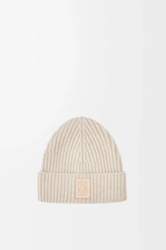 Gorro de cachemira en color beige claro