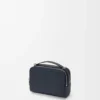 Mini bolso bandolera para cámara en piel de becerro granulada suave Deep Navy Mini bolso bandolera para cámara en piel de becerro granulada suave Deep Navy