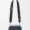 Mini bolso bandolera para cámara en piel de becerro granulada suave Deep Navy Mini bolso bandolera para cámara en piel de becerro granulada suave Deep Navy