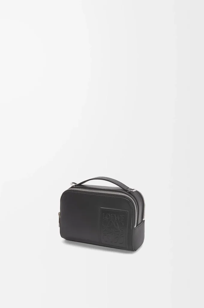 Mini bolso bandolera para cámara en piel de becerro satinada, color negro Mini bolso bandolera para cámara en piel de becerro satinada, color negro