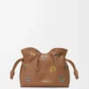 Mini bolso de mano Flamenco Cats en piel de becerro napa Mocha Mini bolso de mano Flamenco Cats en piel de becerro napa Mocha