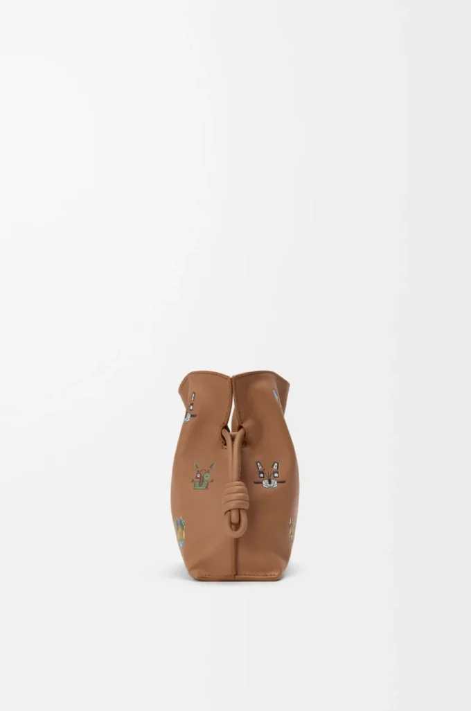 Mini bolso de mano Flamenco Cats en piel de becerro napa Mocha Mini bolso de mano Flamenco Cats en piel de becerro napa Mocha