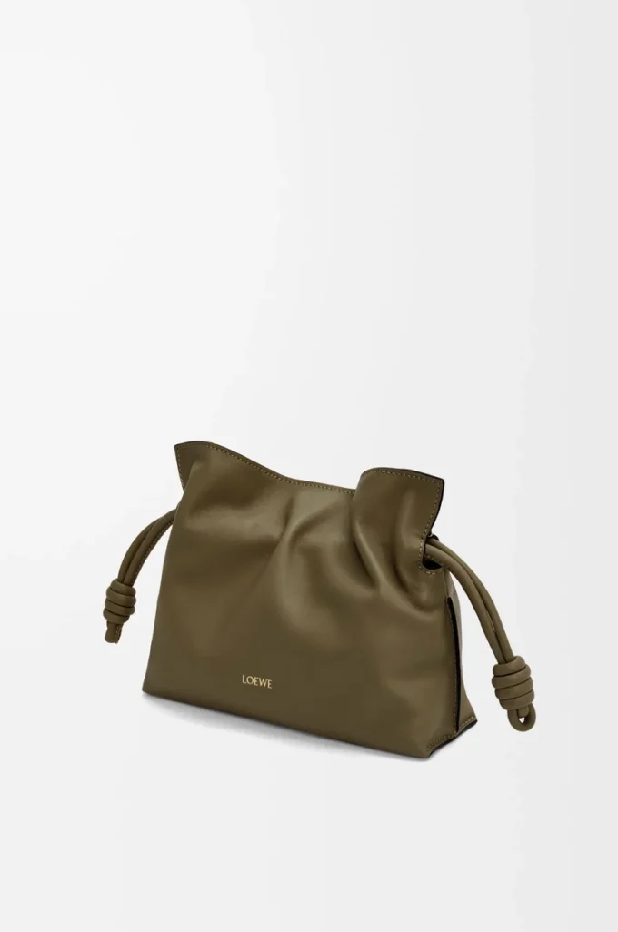 Mini bolso de mano Flamenco en piel de becerro napa Dark Khaki Mini bolso de mano Flamenco en piel de becerro napa Dark Khaki