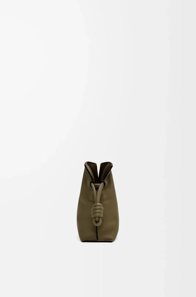 Mini bolso de mano Flamenco en piel de becerro napa Dark Khaki Mini bolso de mano Flamenco en piel de becerro napa Dark Khaki