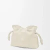 Mini bolso de mano Flamenco en piel de becerro napa Sea Salt Mini bolso de mano Flamenco en piel de becerro napa Sea Salt