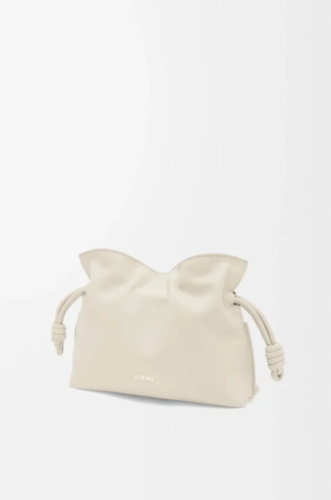 Mini bolso de mano Flamenco en piel de becerro napa Sea Salt Mini bolso de mano Flamenco en piel de becerro napa Sea Salt