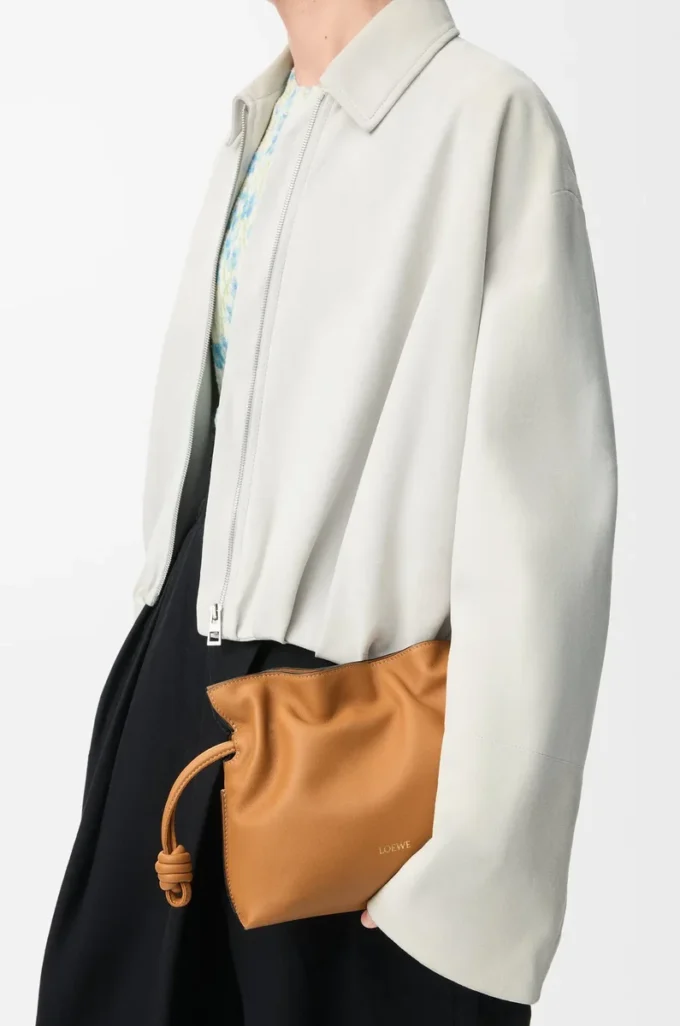Mini bolso de mano Flamenco en piel de becerro napa Warm Desert Mini bolso de mano Flamenco en piel de becerro napa Warm Desert