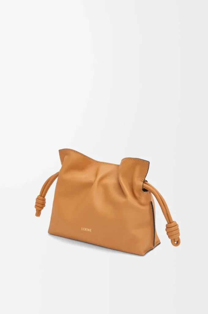 Mini bolso de mano Flamenco en piel de becerro napa Warm Desert Mini bolso de mano Flamenco en piel de becerro napa Warm Desert