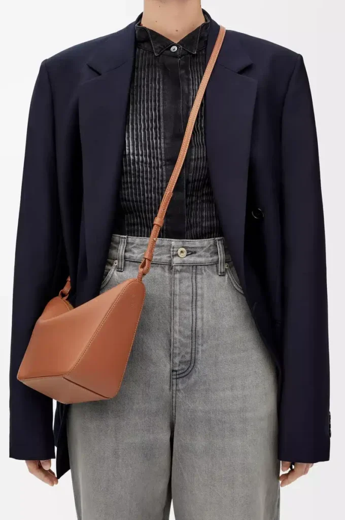 Mini bolso hobo Hammock en piel de becerro clásica color Tan Mini bolso hobo Hammock en piel de becerro clásica color Tan