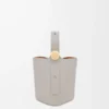 Mini bolso tipo cubo Pebble en piel de becerro lisa Shell Grey Mini bolso tipo cubo Pebble en piel de becerro lisa Shell Grey