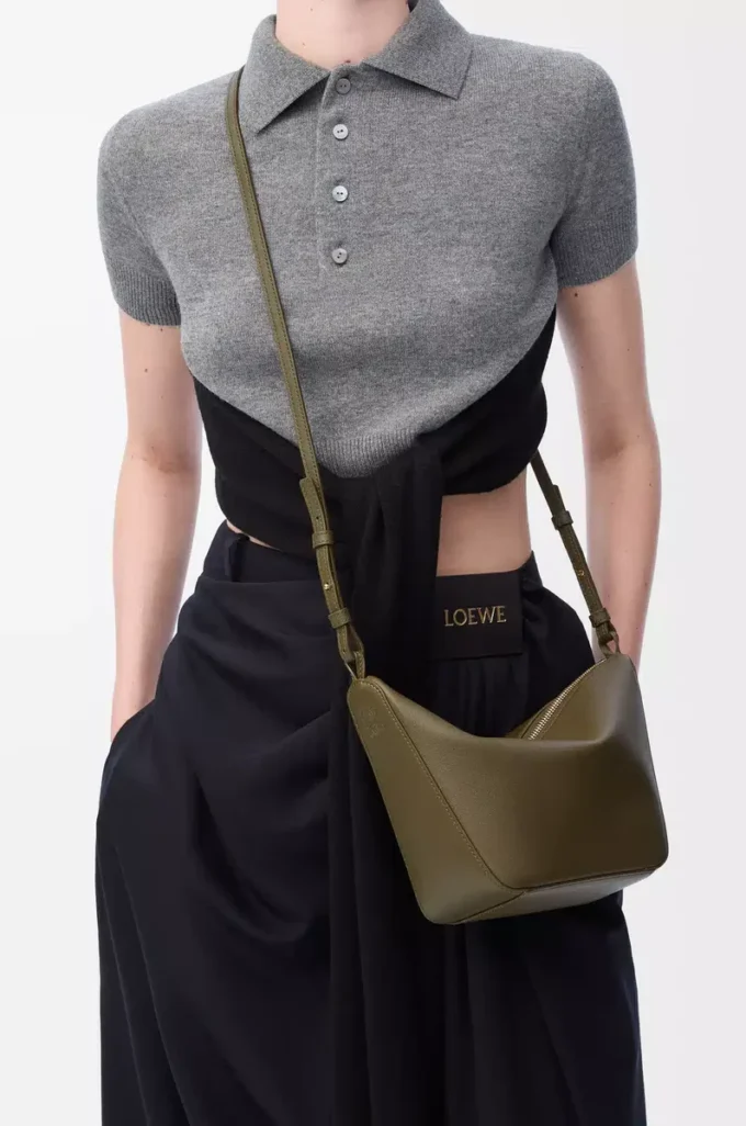 Mini Hammock hobo en piel de becerro clásica Dark Khaki Mini Hammock hobo en piel de becerro clásica Dark Khaki