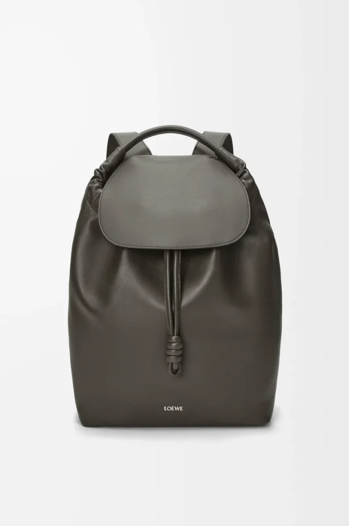 Mochila Flamenco en piel de becerro flexible y brillante Gris oscuro Mochila Flamenco en piel de becerro flexible y brillante Gris oscuro