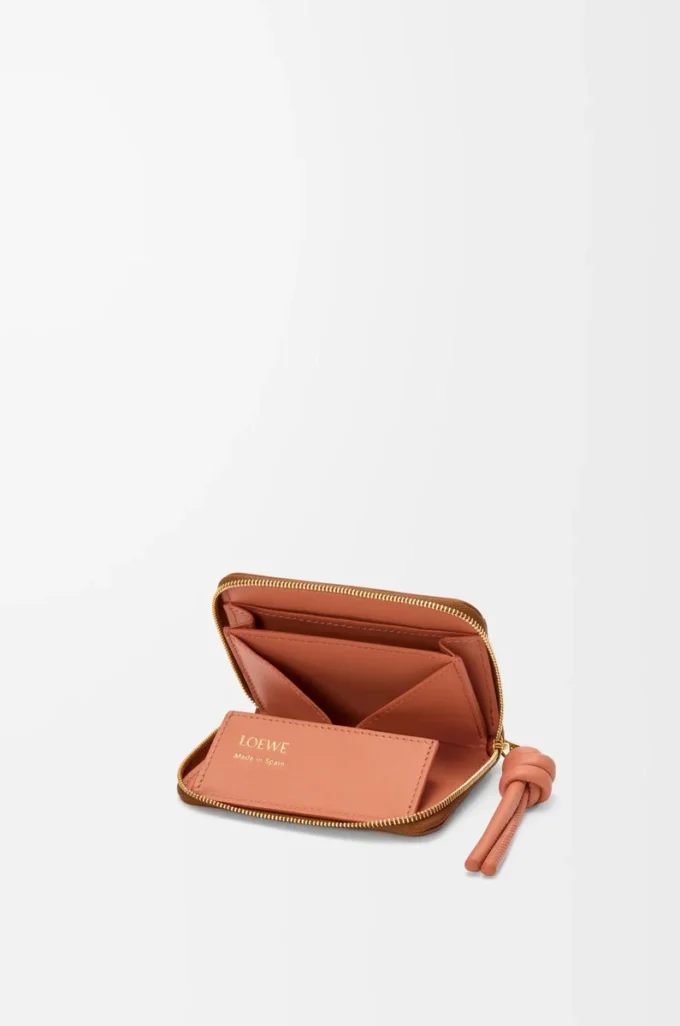 Monedero con cremallera en piel de becerro napa brillante color Tan/Papaya
