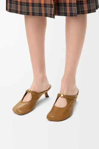 Mule Pebble Soft en piel de cordero napa Oak