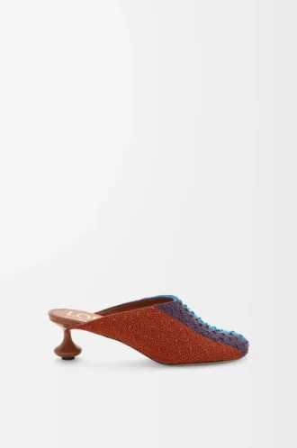 Mules Toy en lona bordada color caramelo/verde brillante