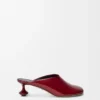 Mules Toy en suave piel de cordero charolada, color rojo oscuro Mules Toy en suave piel de cordero charolada, color rojo oscuro