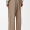 Pantalones acampanados de lana color arena Pantalones acampanados de lana color arena