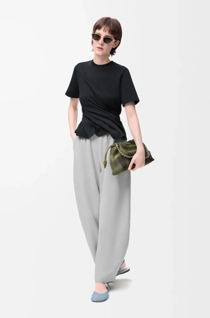 Pantalones acampanados de piel de cabra ante gris claro Pantalones acampanados de piel de cabra ante gris claro