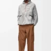 Pantalones cargo de tejido técnico color toffee Pantalones cargo de tejido técnico color toffee