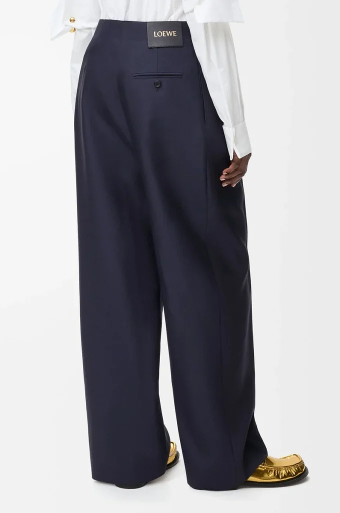 Pantalones con cinturón de lana y seda azul marino Pantalones con cinturón de lana y seda azul marino