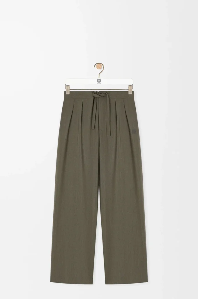 Pantalones con cordón ajustable de lana verde caqui Pantalones con cordón ajustable de lana verde caqui