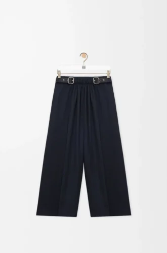 Pantalones cortos con cinturón de lana azul marino
