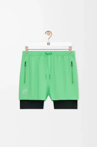Pantalones cortos de alto rendimiento en tejido técnico verde