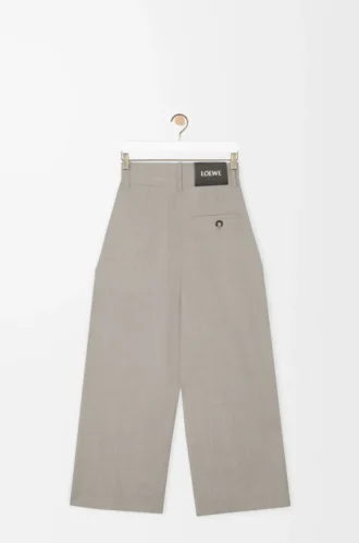 Pantalones cropped cruzados de lana en color beige claro jaspeado
