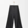 Pantalones cropped de piel de cordero napa. Negro Pantalones cropped de piel de cordero napa. Negro