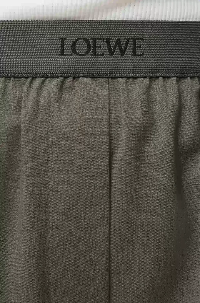 Pantalones de lana verde caqui Pantalones de lana verde caqui