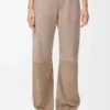 Pantalones de piel de cabra anteada. Beige oscuro. Pantalones de piel de cabra anteada. Beige oscuro.