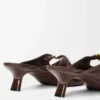 Pebble Soft Mule en piel de cordero napa Brownie Pebble Soft Mule en piel de cordero napa Brownie