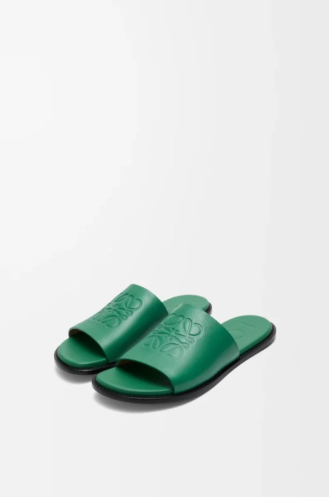 Sandalias Flex Anagram de piel de becerro suave, color verde Sandalias Flex Anagram de piel de becerro suave, color verde