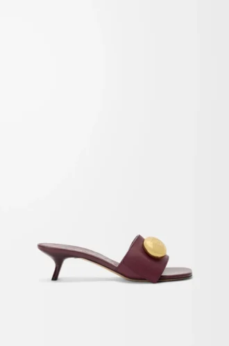 Sandalias Pebble de piel de becerro suave color burdeos