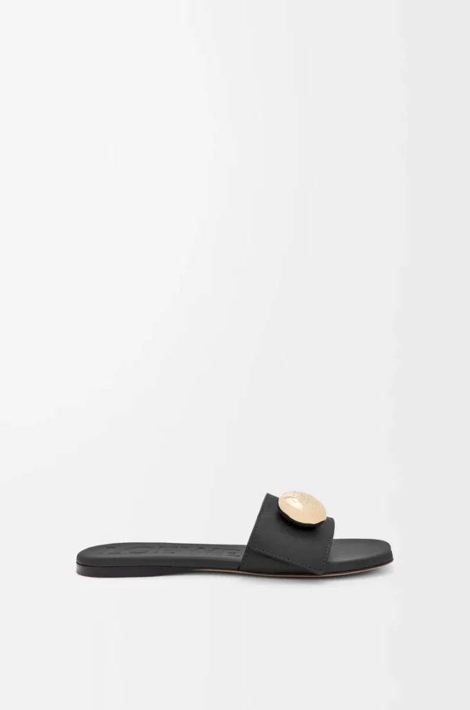 Sandalias Pebble de piel de becerro suave en color negro Sandalias Pebble de piel de becerro suave en color negro