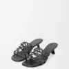Sandalias Petal Anagram de piel de becerro suave en color negro Sandalias Petal Anagram de piel de becerro suave en color negro